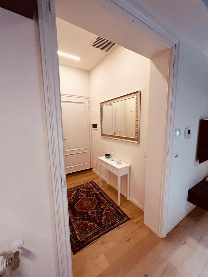 Apartamento Il Salotto Sul Rio Mantua Exterior foto
