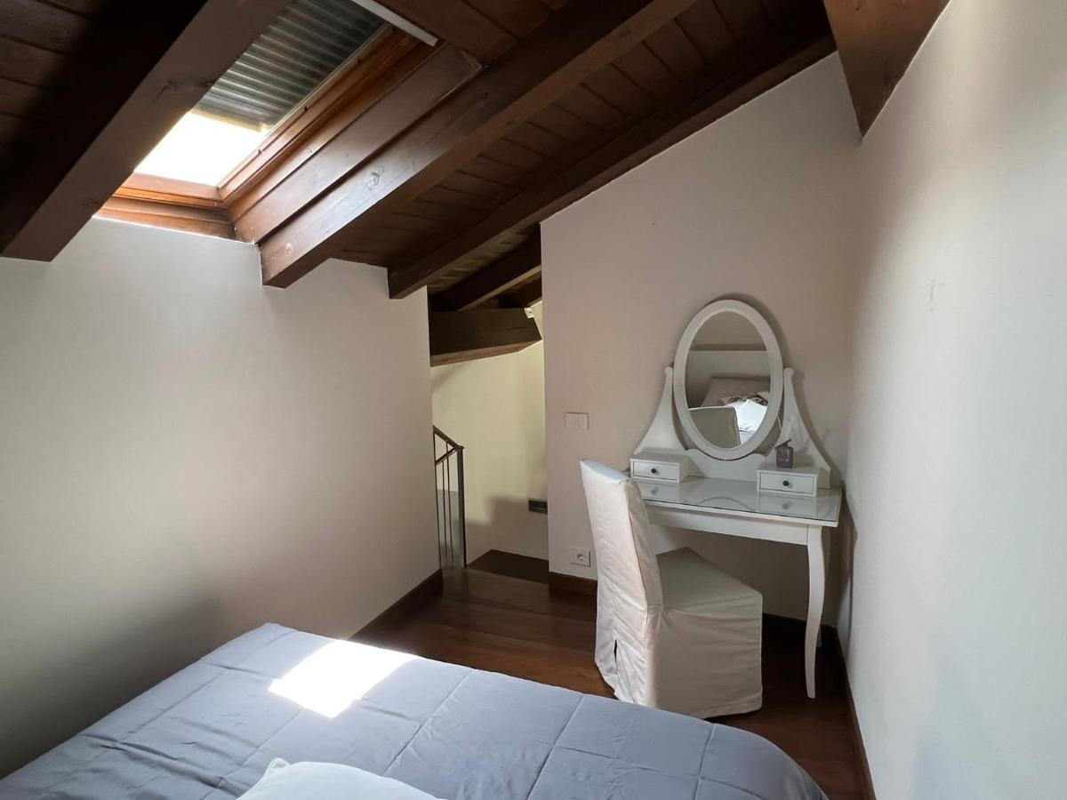 Apartamento Il Salotto Sul Rio Mantua Exterior foto
